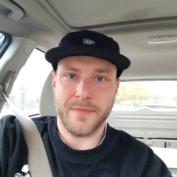 Meet your Posher, Keifer - Picture 1 of 2